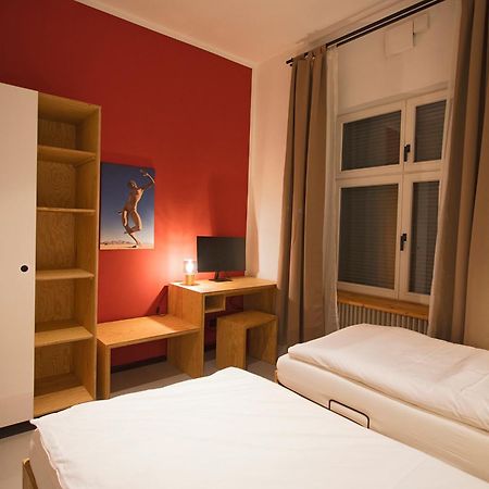 Schillinger-Berlin Am Tempelhofer Feld Aparthotel Ruang foto
