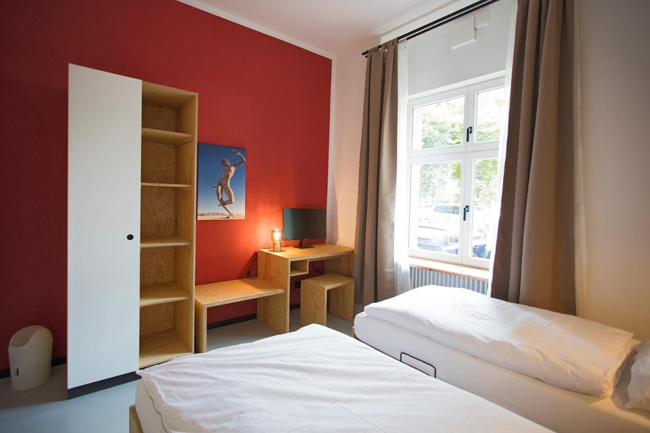 Schillinger-Berlin Am Tempelhofer Feld Aparthotel Bagian luar foto